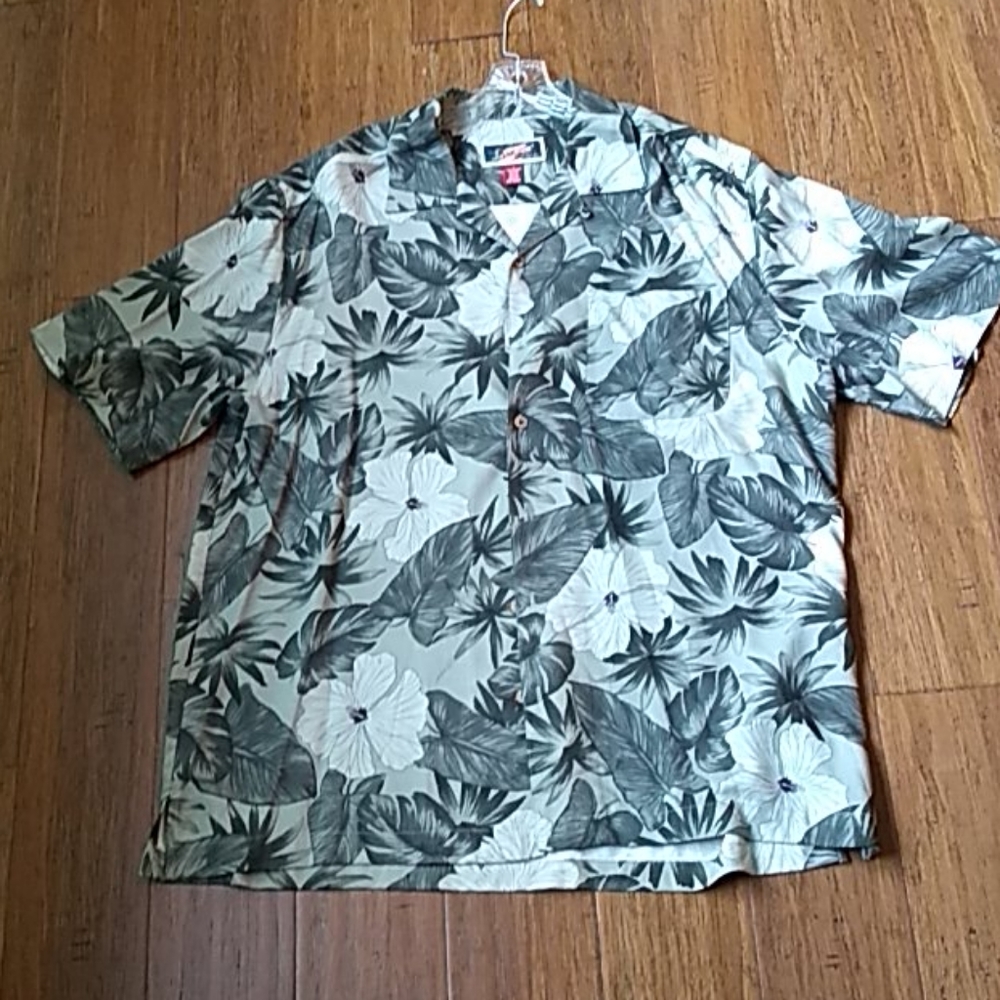 Short sleeve men shirt.
